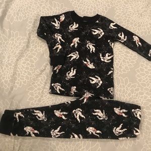 💥HOST PICK 💥Astronaut pajamas 2pc Carter’s